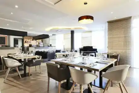 Kyriad Prestige Vannes Centre-Palais des Arts - 25