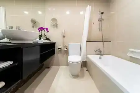 Royal @ Queens (SG Clean, Staycation Approved) - 36