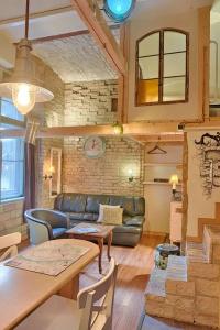 Lavender Circus Hostel, Doubles & Ensuites - 21