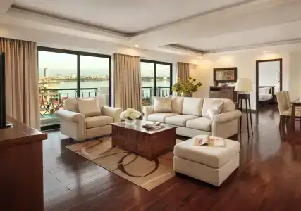 Elegant Suites Westlake - 2