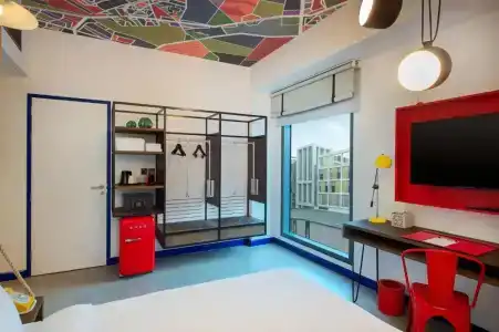 Hampton by Hilton Dubai Al Seef - 11