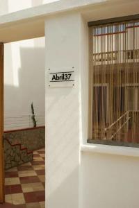 Abril 37 - 0