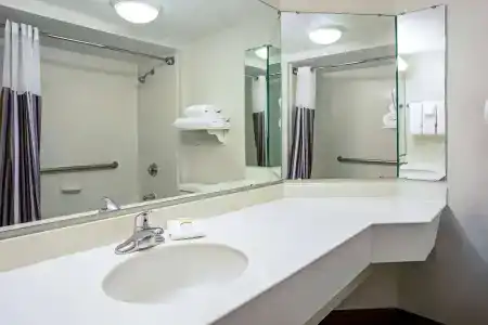 La Quinta by Wyndham Tucson Airport - 6