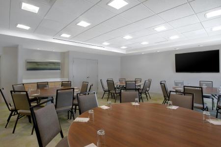 Home2 Suites By Hilton West - 19