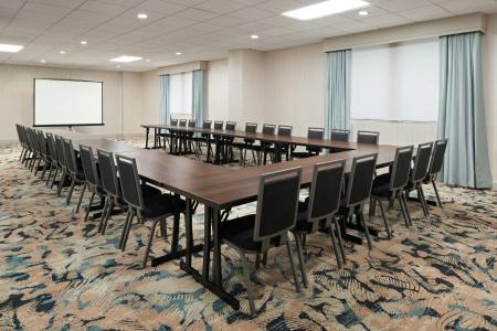 DoubleTree by Hilton Virginia Beach - 21