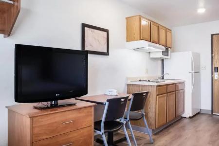 WoodSpring Suites - 27
