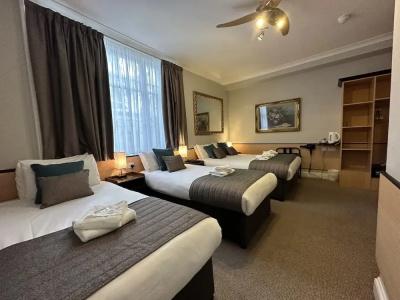 Tudor Court - 78