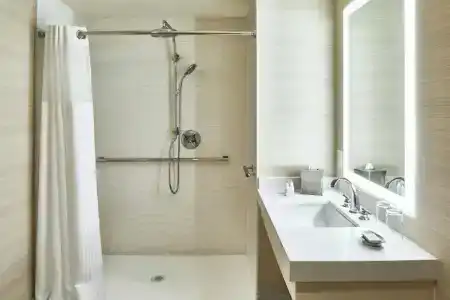 Renaissance Dallas - 46