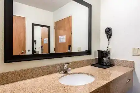 Quality Inn & Suites Near the Theme Parks - 47