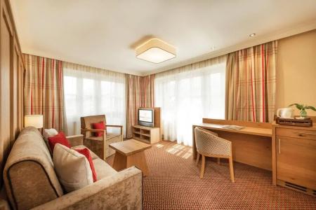 Österreichischer Hof-im Bademantel direkt in die Alpentherme - 2