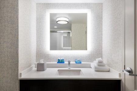 Holiday Inn Express & Suites i-95 & i-20 Civic Ctr, An Ihg - 23