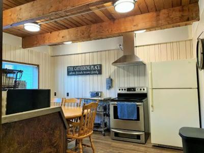 Breakers Boutique Inn - 54