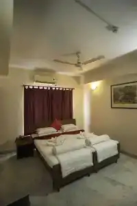 OYO 10890 Malik - 22