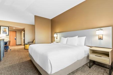 Comfort Suites West - 63