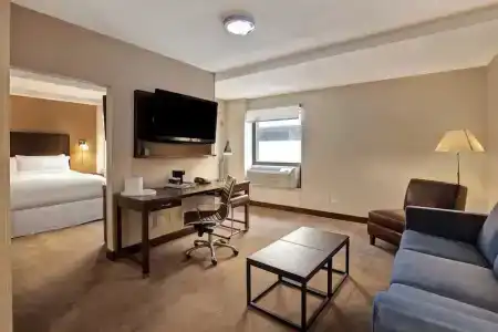 Four Points by Sheraton - 94