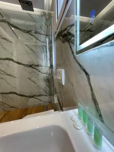 Rias Penthouse Suites - 318