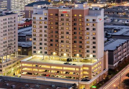 Courtyard by Marriott Houston Galleria - 22