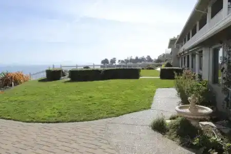 Sea & Sand Inn - 35