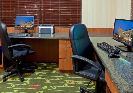Hampton Inn Boston Logan Airport - 5