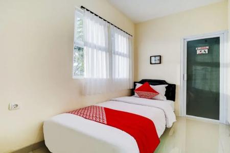 OYO 90778 River inn Malioboro - 2