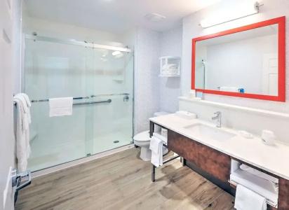 Hampton by Hilton - 49
