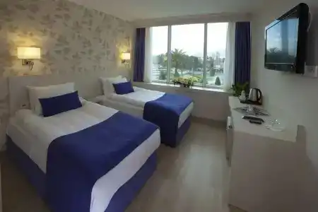 Walk In - 33