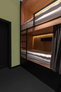 Globe Runner Hostel - 15