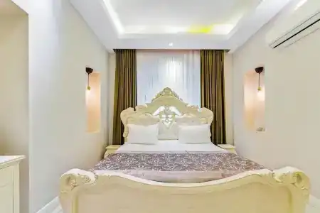Elegance East - 21