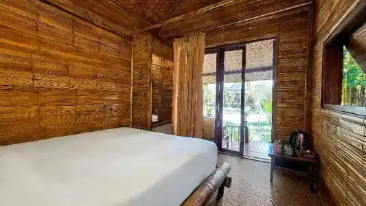 Pho Rak Nah - 100