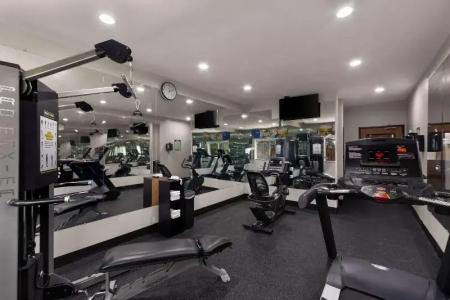 Comfort Inn & Suites - 14