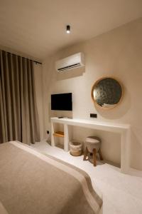 The Corner - 12