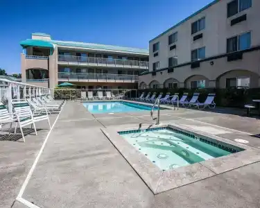 Quality Inn Grand Suites Bellingham - 14
