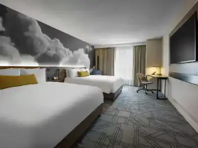 The Novotel Centre - 4