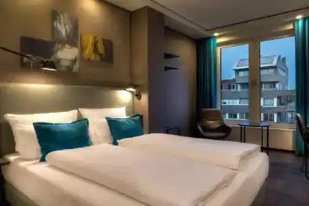 One Amsterdam-Waterlooplein - 5