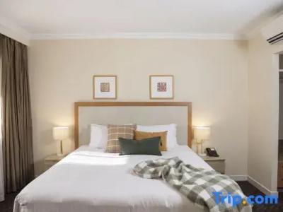 Rydges - 105