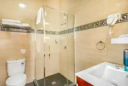 Ramada by Wyndham, City Center - 88