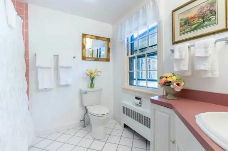 Wilburton Inn - 207