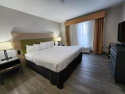 Country Inn & Suites by Radisson, West, KS - 3