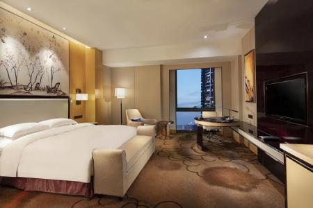 Hilton Wuhan Riverside - 54