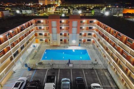 Clarion Inn - 9