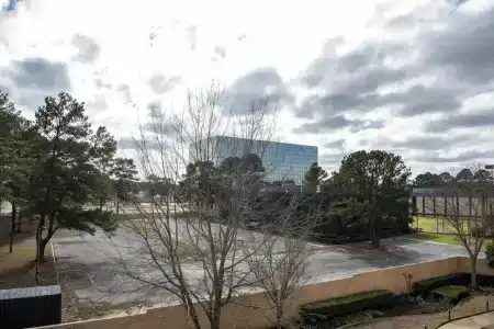 Courtyard Airport - 48