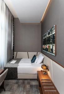 Artis Boutique - 9