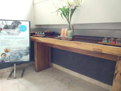 Stark Boutique and Spa - 13