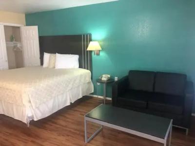 Pinn Road Inn and Suites Lackland AFB and Seaworld - 18