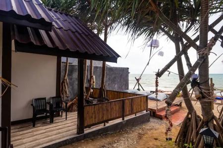Harrys Sunset - Klong Nin Beach - 19