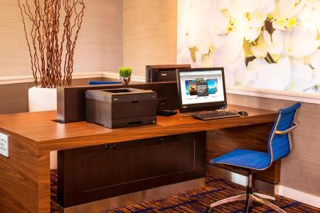 Courtyard by Marriott - 1