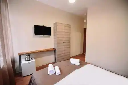 Lori Guest House - 15