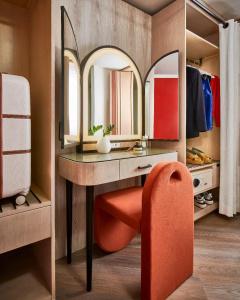 Virgins Las Vegas, Curio Collection by Hilton - 53
