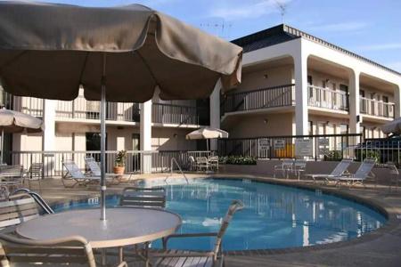 Baymont by Wyndham I-95 - 10