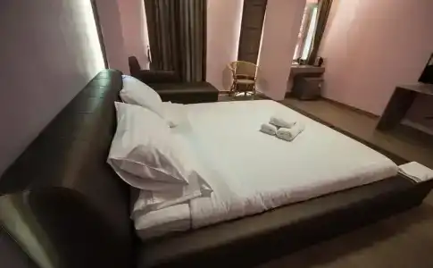 Jong Lux Pak Dee - 1